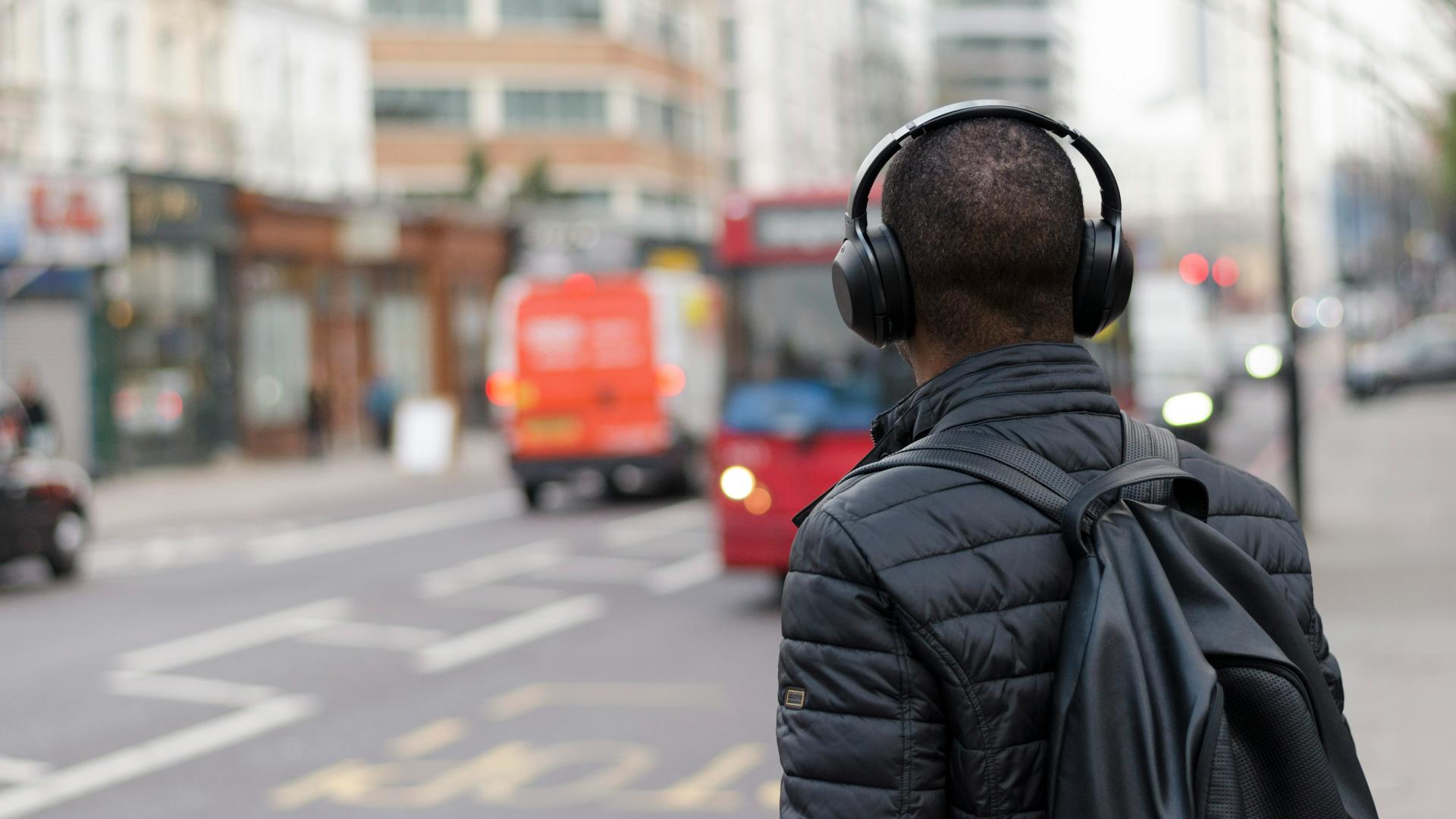 How to Use Noise-Canceling Headphones for Better Focus and Productivity
